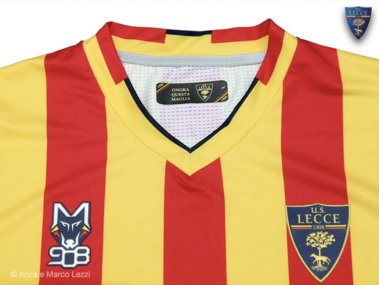Onora questa maglia, Lecce colletto
