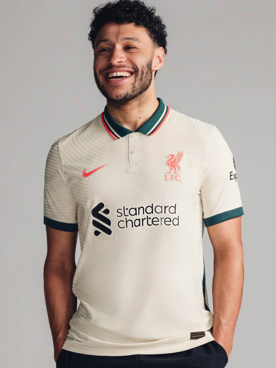 Seconda maglia Liverpool 20212022 ispirata alle 3 Grazie della città!