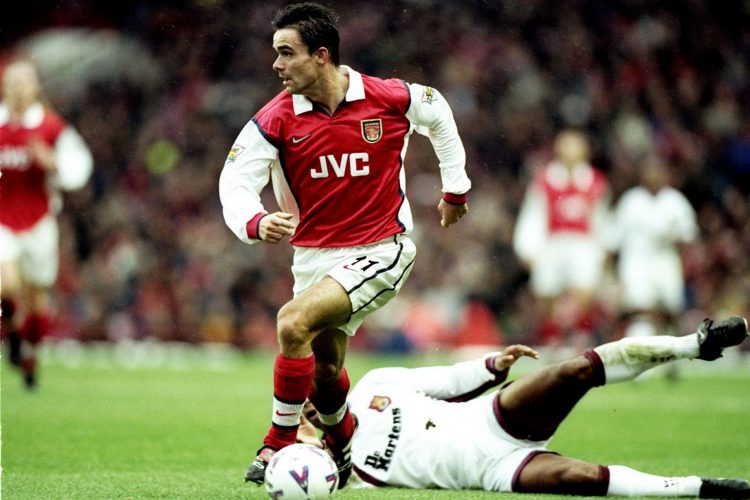 Maglia Arsenal 1998-99 con sponsor JVC