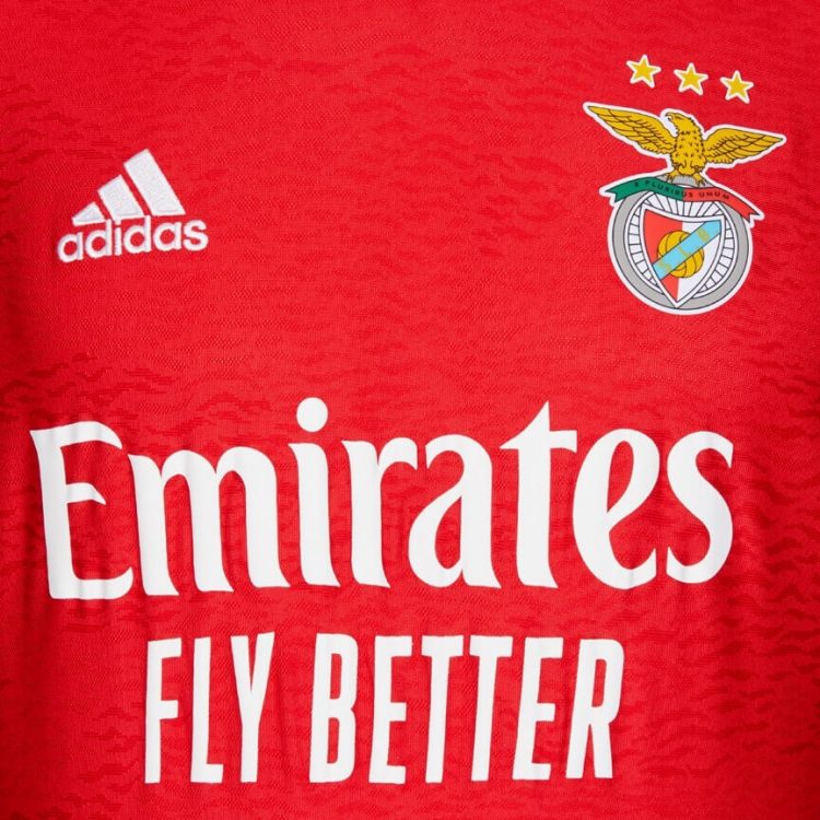Dettaglio prima maglia Benfica