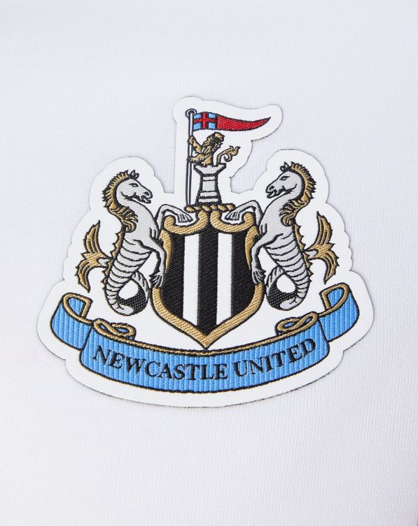 Lo stemma del Newcastle sulla maglia