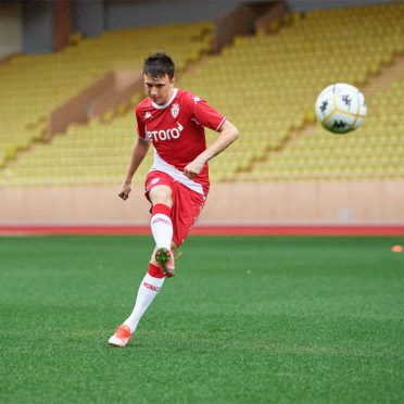 Golovin con il kit del Monaco 2021-2022