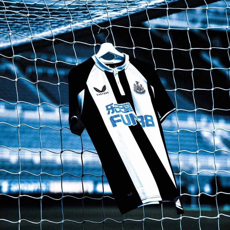 Newcastle prima maglia Castore