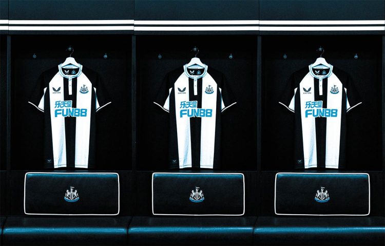 Presentazione nuova maglia Newcastle firmata Castore