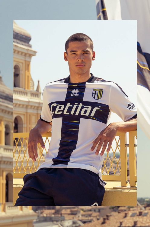 La prima maglia del Parma 2021-2022