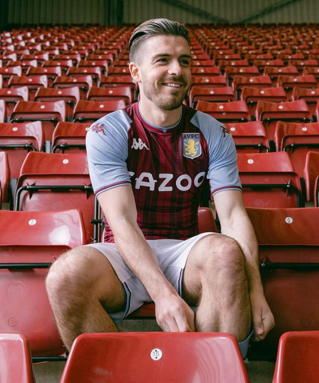 Presentazione maglia Aston Villa 2021-22