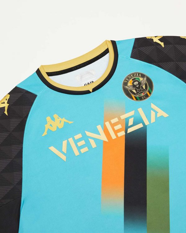 Le strisce arancioneroverdi Venezia