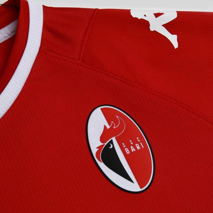 Dettaglio logo Bari maglia away