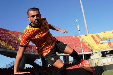 Divisa Benevento scacchi giallorossi