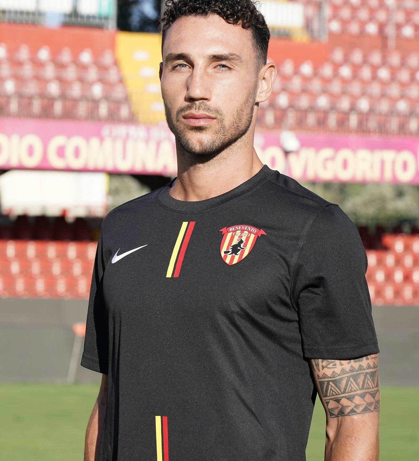 Terza maglia Benevento 2021-2022 nera