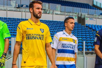 Le nuove maglie del Frosinone 2021-2022 Zeus