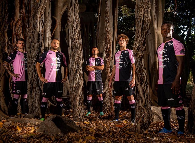 Divisa Palermo rosanero 2021-2022