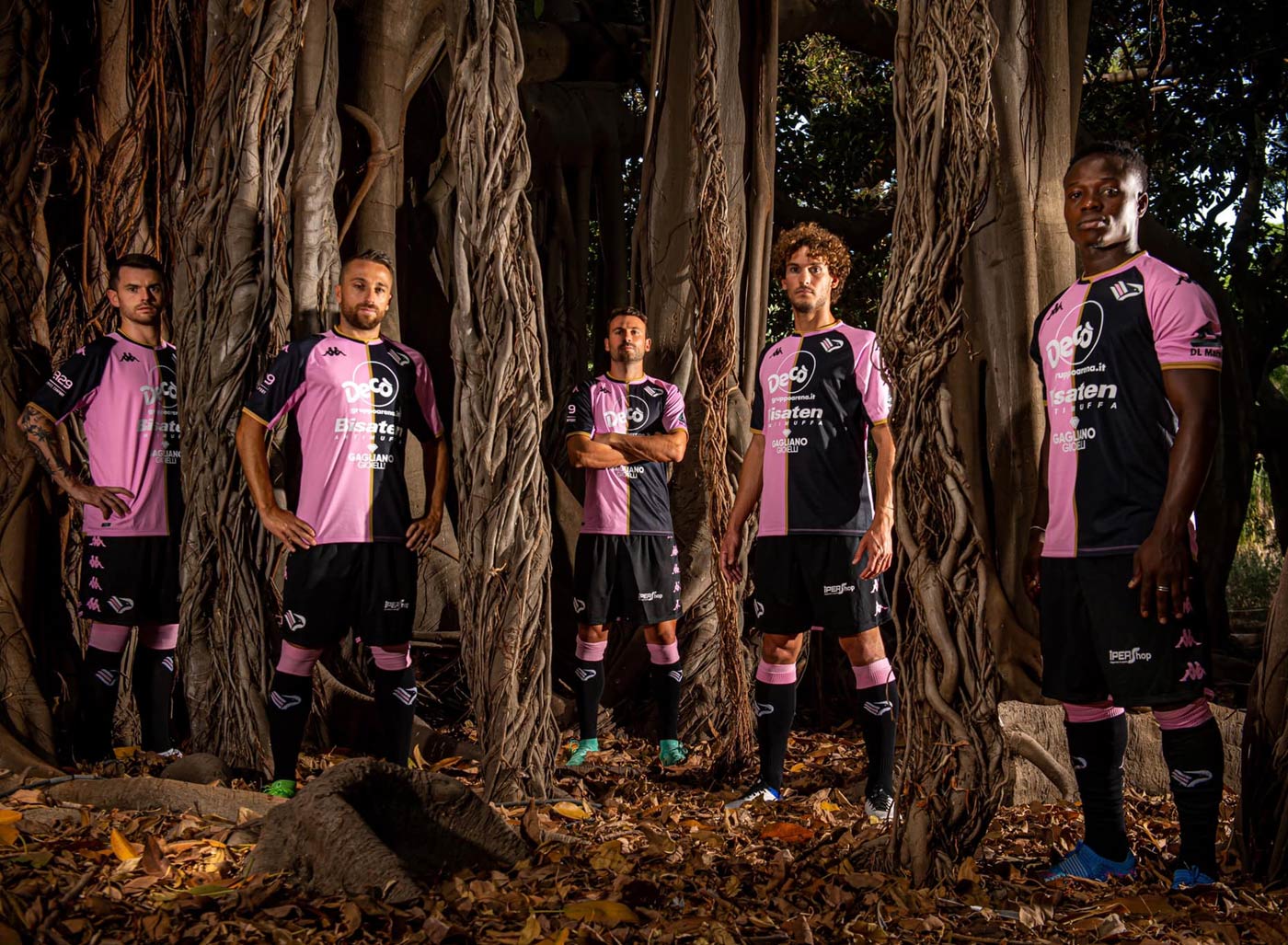 Palermo F.C., nuova maglia con il rossazzurro del Catania. Ma è un pesce  d'aprile - 98zero