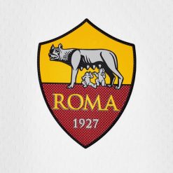 Lo stemma della AS Roma sulla maglia away