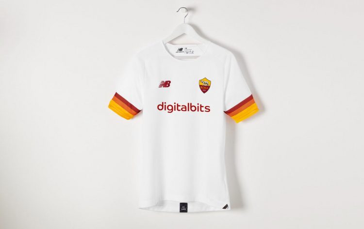 La nuova maglia away della Roma 2021-2022
