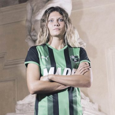 Sassuolo home kit 2021-22