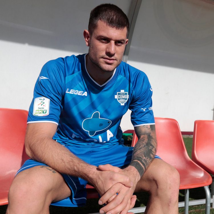 Cerri con la divisa del Como in Serie B