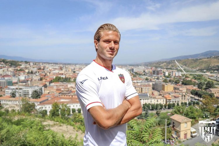 Seconda maglia Cosenza bianca 2021-2022