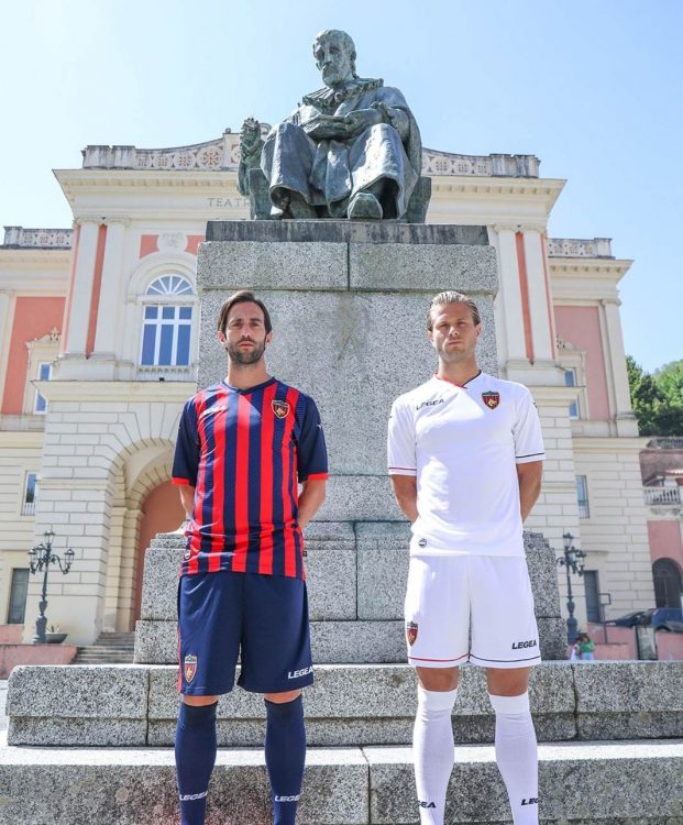 Le nuove divise del Cosenza in Serie B
