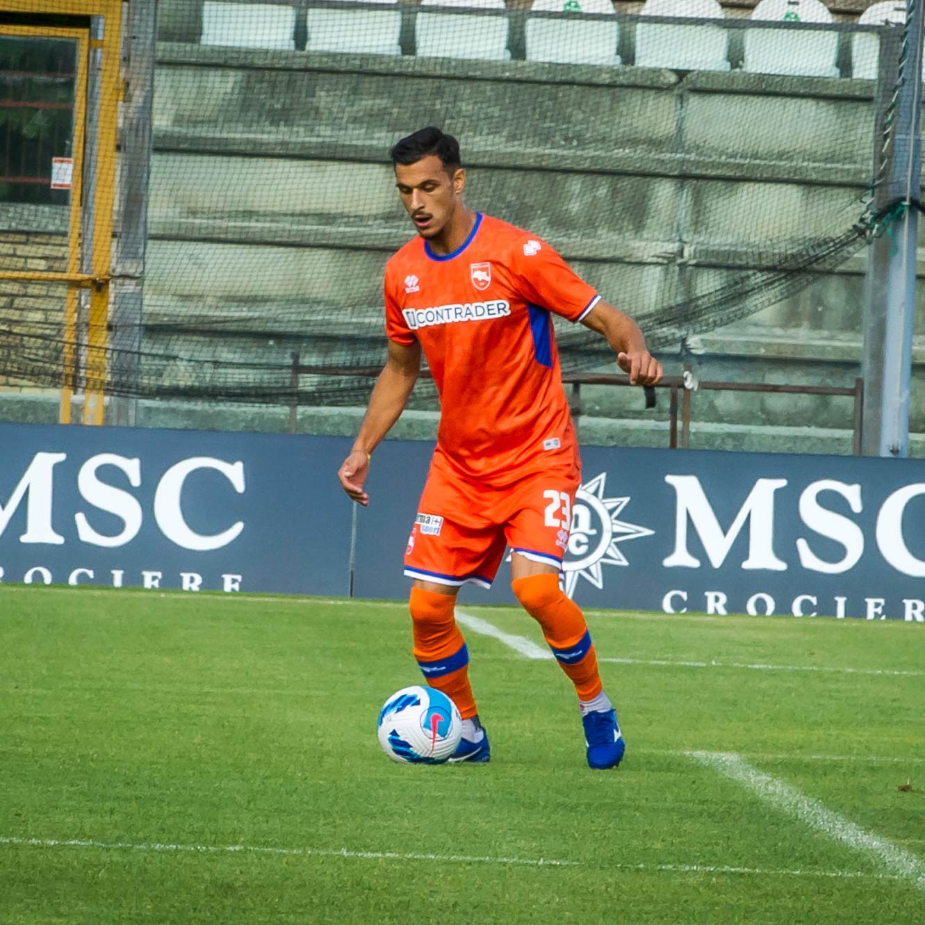 Kit away Pescara arancione