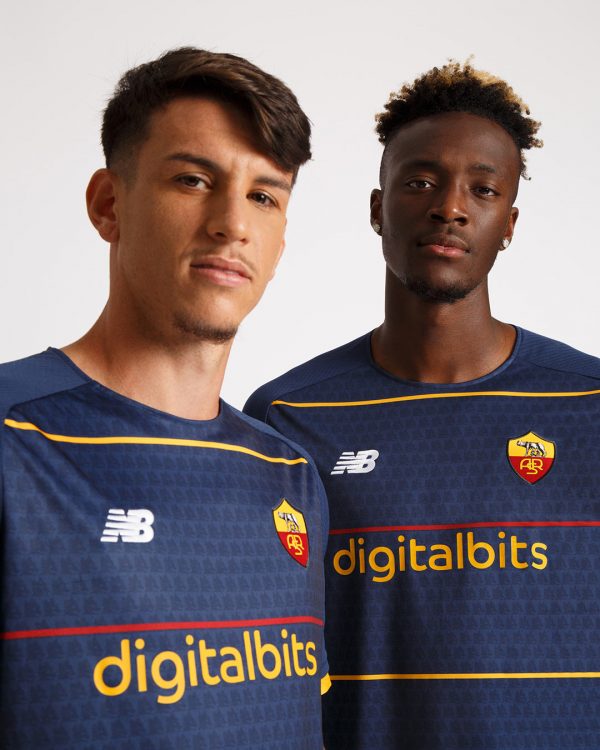 AS Roma quarta divisa con il lupetto