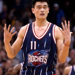 Yao Ming con la divisa dei Rockets