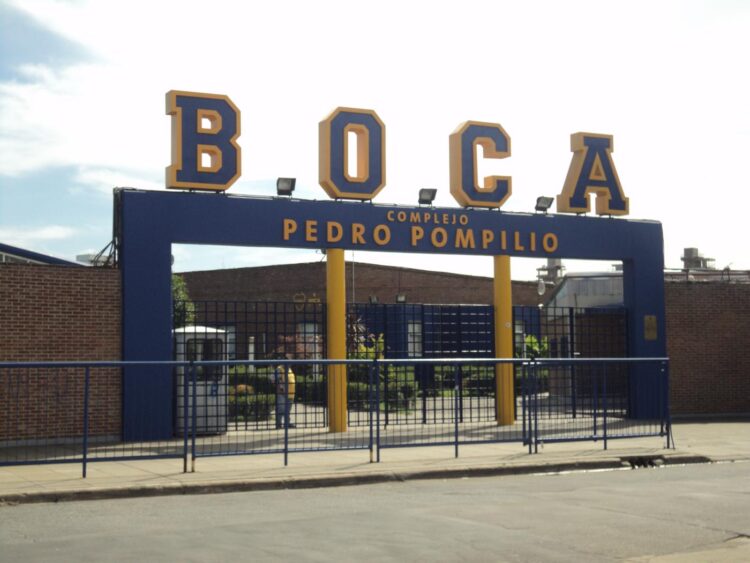 Boca Complejo Pedro Pompilio Casa Amarilla