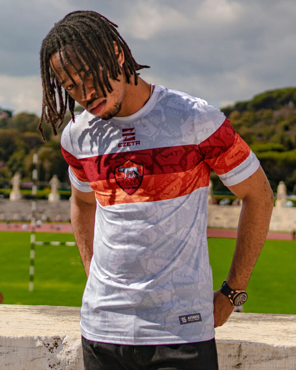 La maglia bianca della Roma Calcio a 8