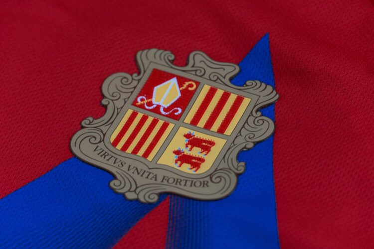 Stemma di Andorra sulla maglia