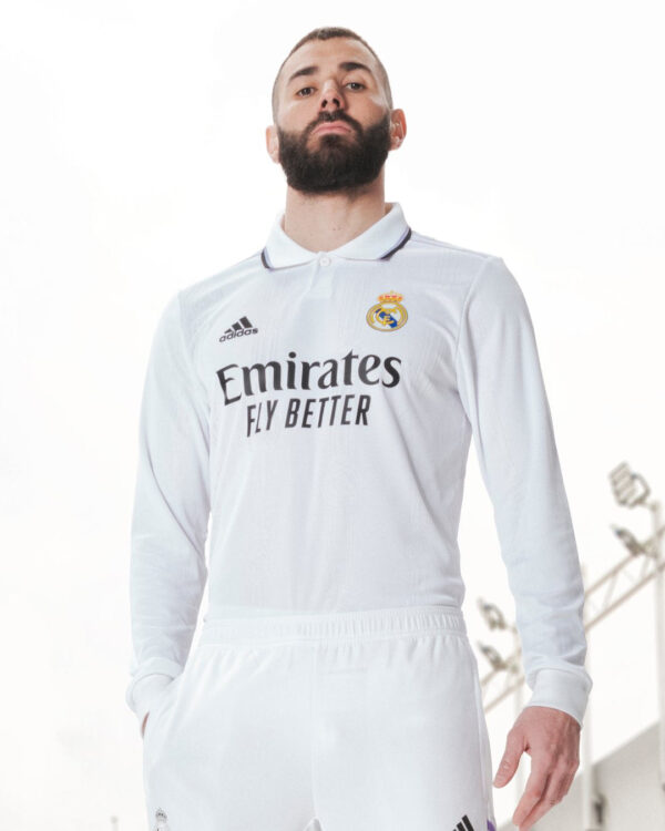 La maglia del Real Madrid a maniche lunghe