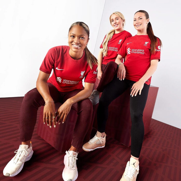 Maglia Liverpool versione femminile 2022-2023