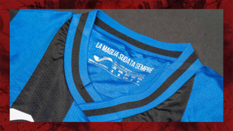 Particolare colletto maglia Atalanta