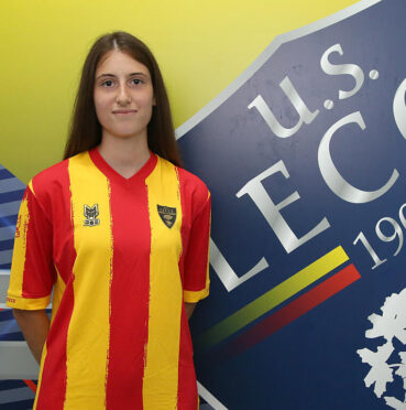 Lecce maglia 2022-2023 home