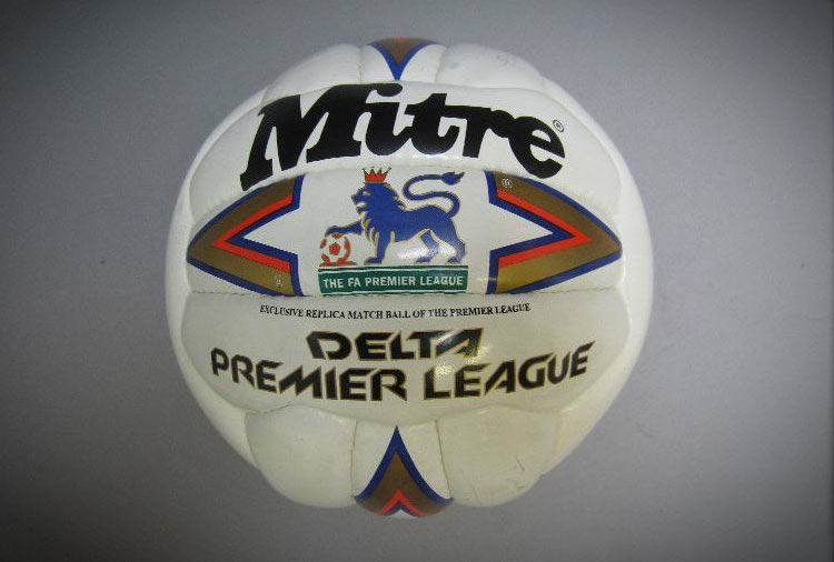 Pallone Mitre Premier League anni '90