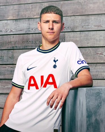 La nuova maglia del Tottenham 2022-2023