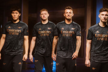 La nuova maglia away dell'Arsenal 2022-2023