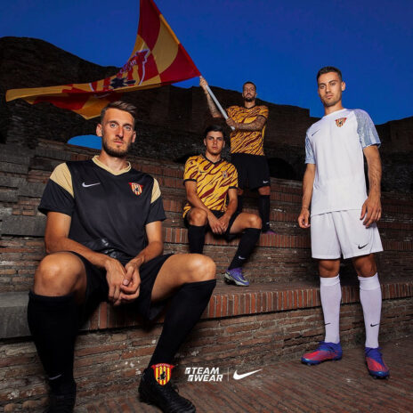 Kit Benevento 2022-23 Nike