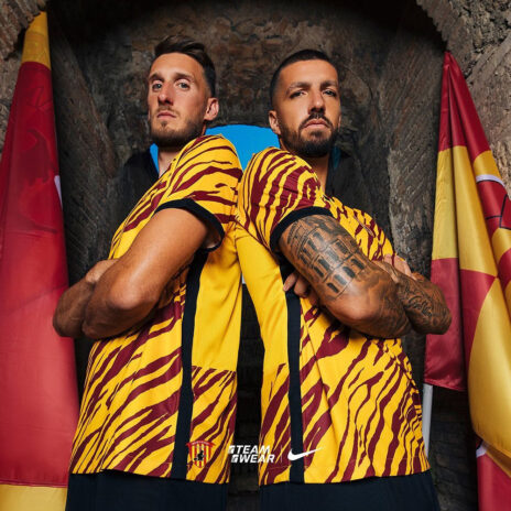 Retro prima maglia Benevento 2022-2023