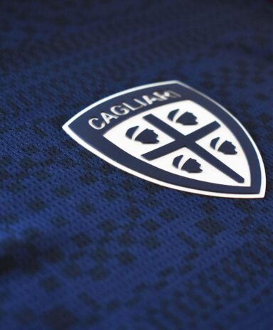 Stemma Cagliari Calcio sulla prima maglia