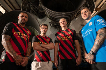 La nuova maglia away del Manchester City 2022-2023