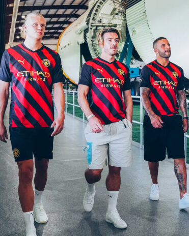 Foto maglia City rossonera dalla NASA