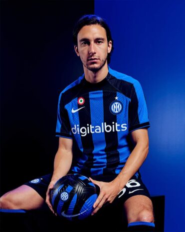 Darmian con la maglia dell'Inter 2022-2023