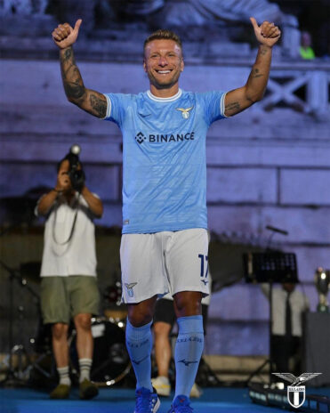 Immobile con la nuova maglia della Lazio 2022-2023