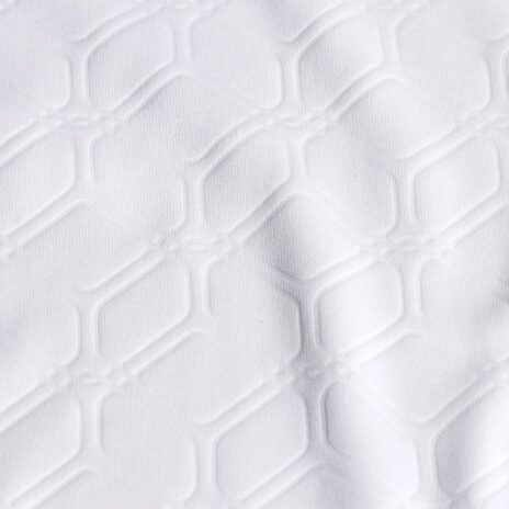 Lo sfondo a rombi ispirato all'antica Roma, maglia Lazio Mizuno