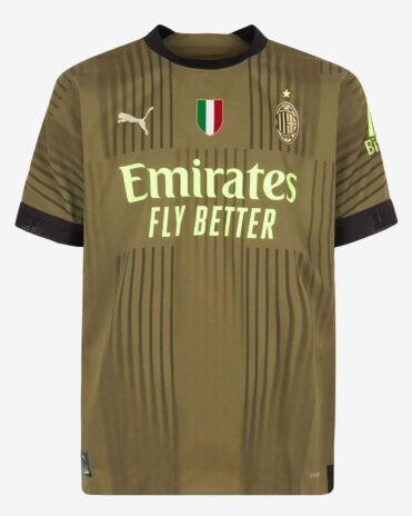 Terza maglia Milan verde oliva