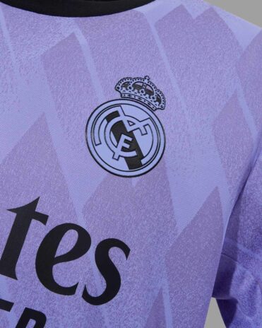 Lo stemma nero del Real Madrid