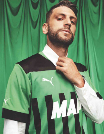Berardi indossa la nuova maglia del Sassuolo 2023