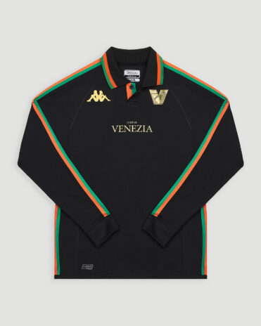 La maglia del Venezia 2022-2023 a maniche lunghe