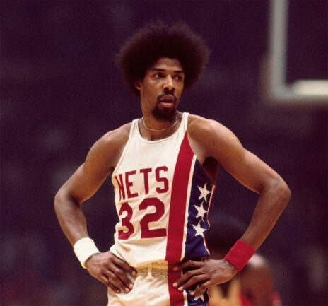 Erving con la maglia dei New York Nets