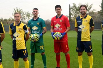 Le maglie della Pergolettese per i 90 anni